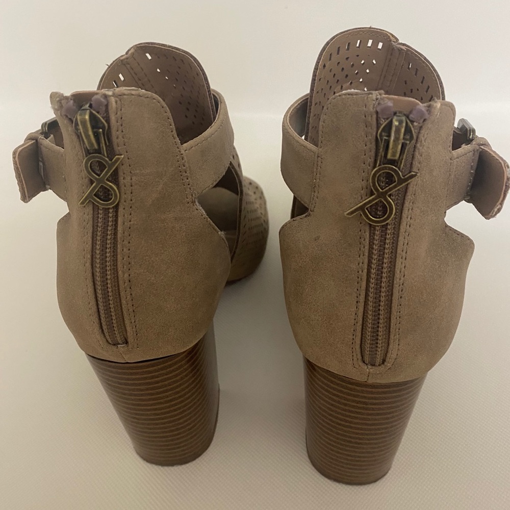 Booties - Picture 3 of 5